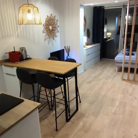 Lovely سانت ماكسيم