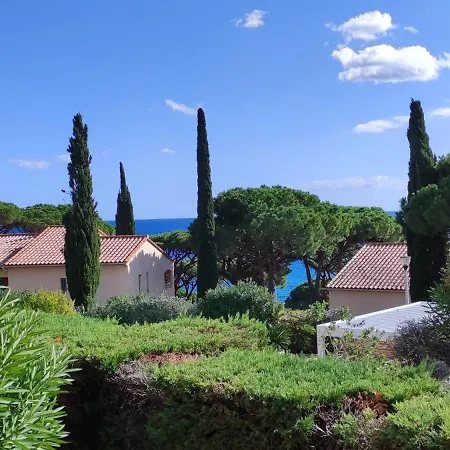 Lovely سانت ماكسيم